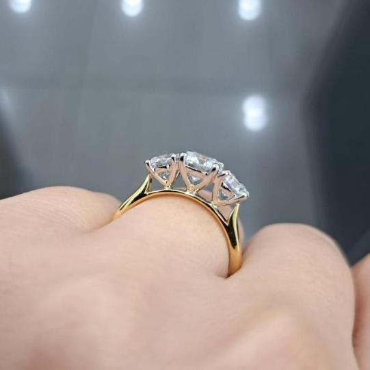 2-00-ct-round-diamond-three-stone-engagement-ring-in-uk-hallmarked-18k-yellow-gold