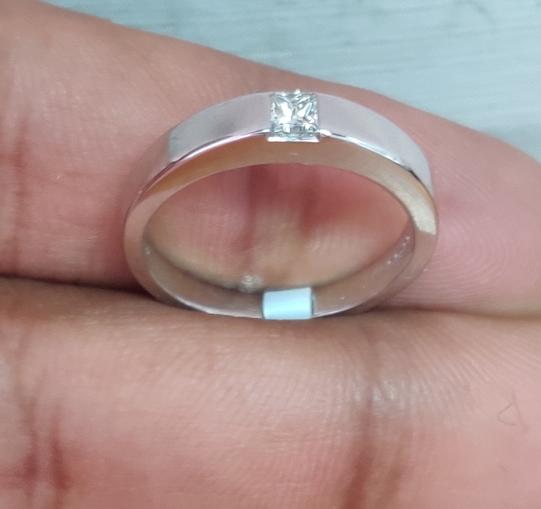 f-vs-0-30-ct-natural-princess-cut-diamond-tension-set-engagement-ring-in-18k-white-gold