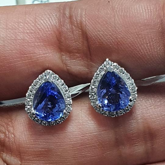7-00-ct-pear-shape-tanzanite-earring-pendant-set-in18k-white-gold