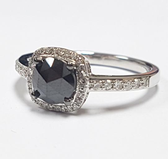 classic-1-50-ct-aaa-black-white-diamond-halo-ring-crafted-in-white-gold